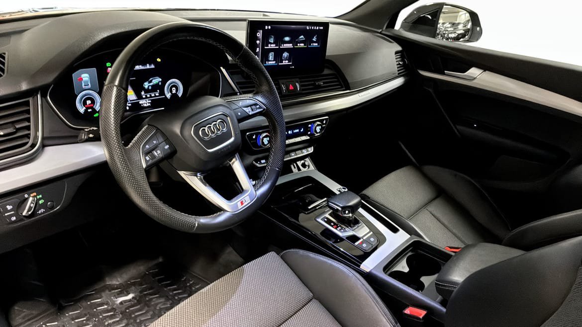 Vehicle Image 7