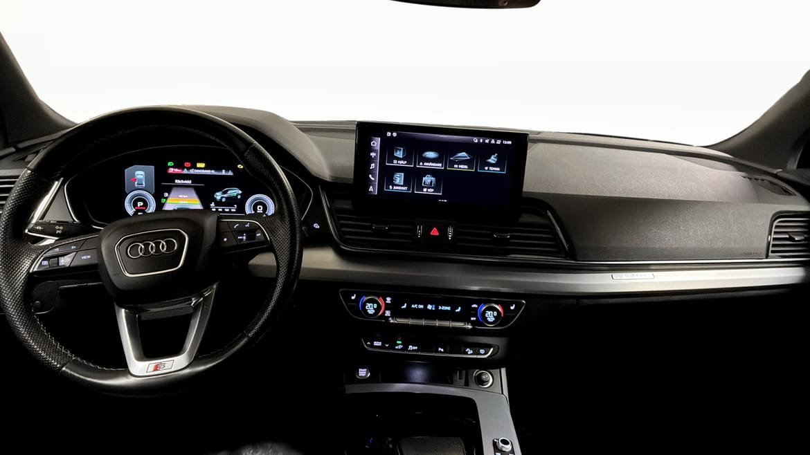 Vehicle Image 10