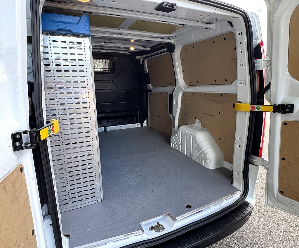 Vehicle Image 15