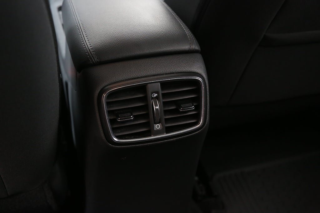 Vehicle Image 26