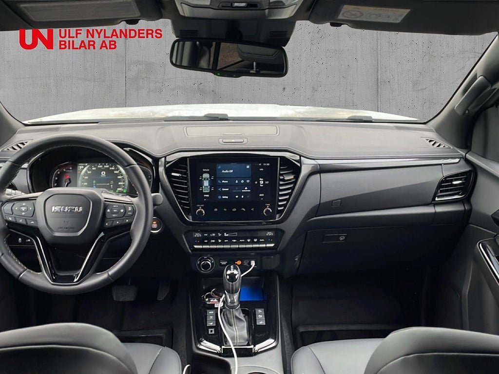 Vehicle Image 12