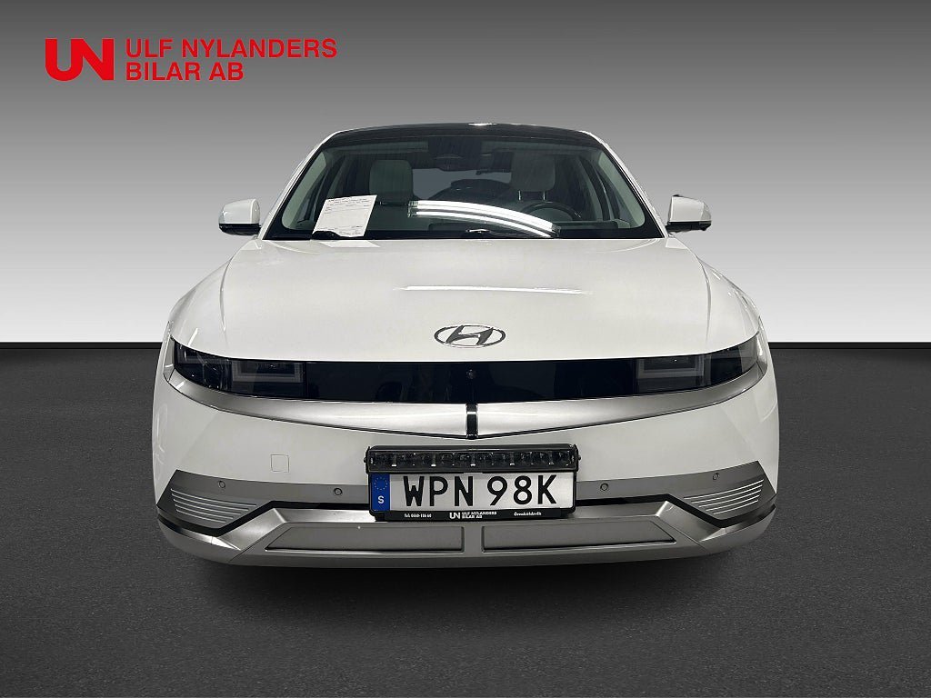 Vehicle Image 6