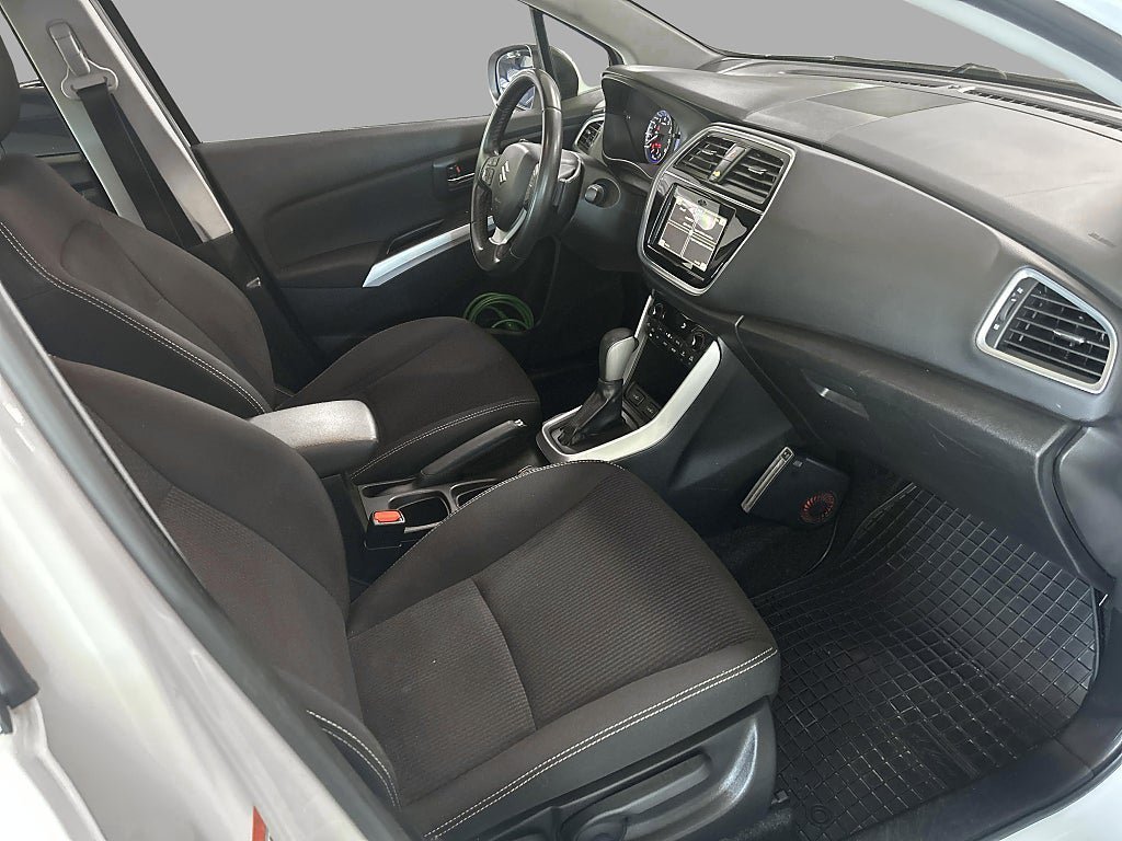 Vehicle Image 10