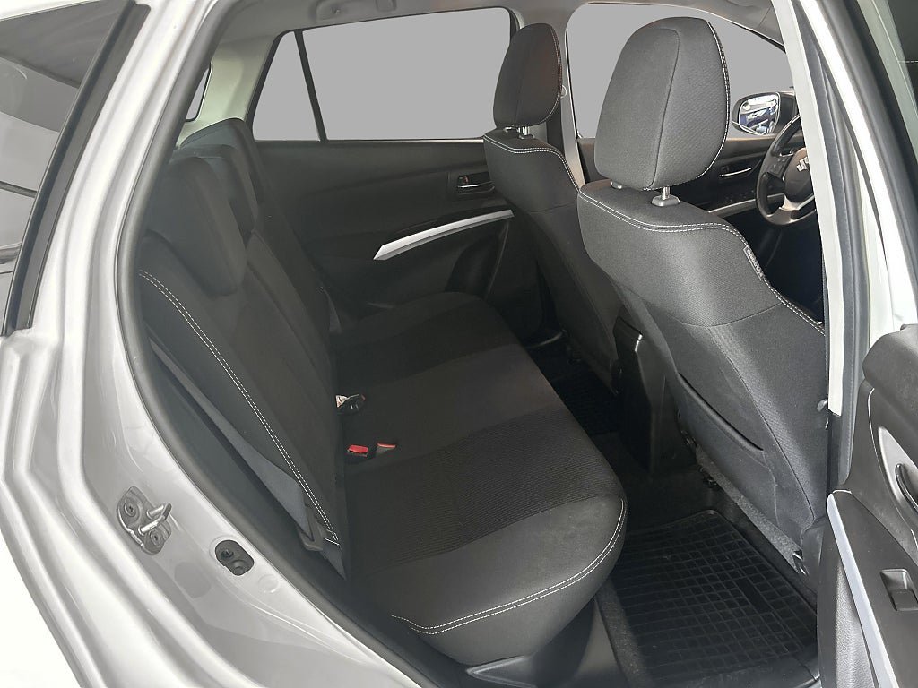 Vehicle Image 11