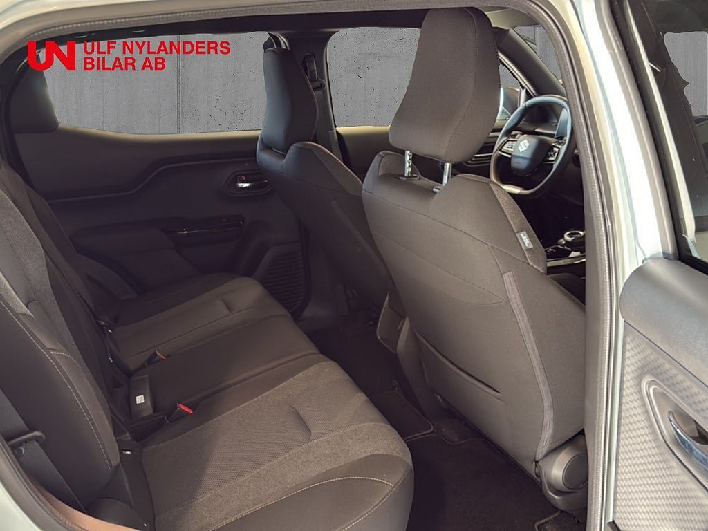Vehicle Image 11