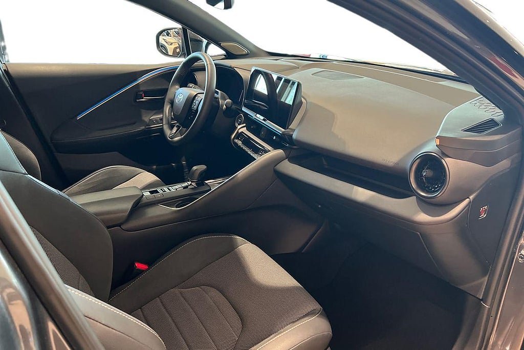 Vehicle Image 7