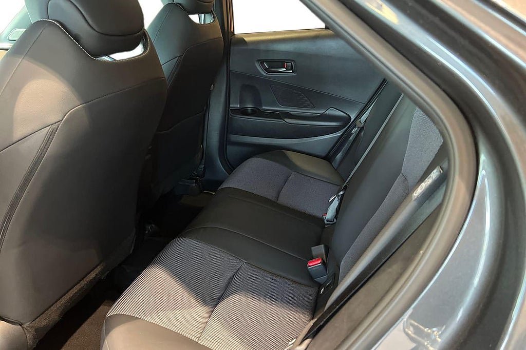 Vehicle Image 13