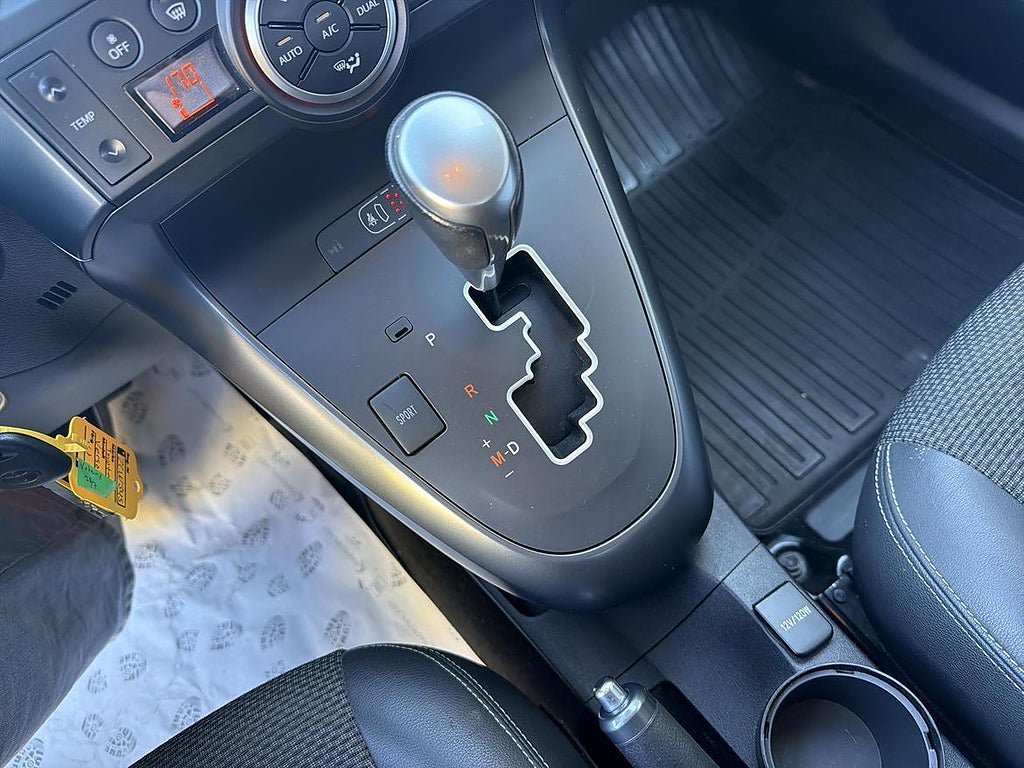 Vehicle Image 18