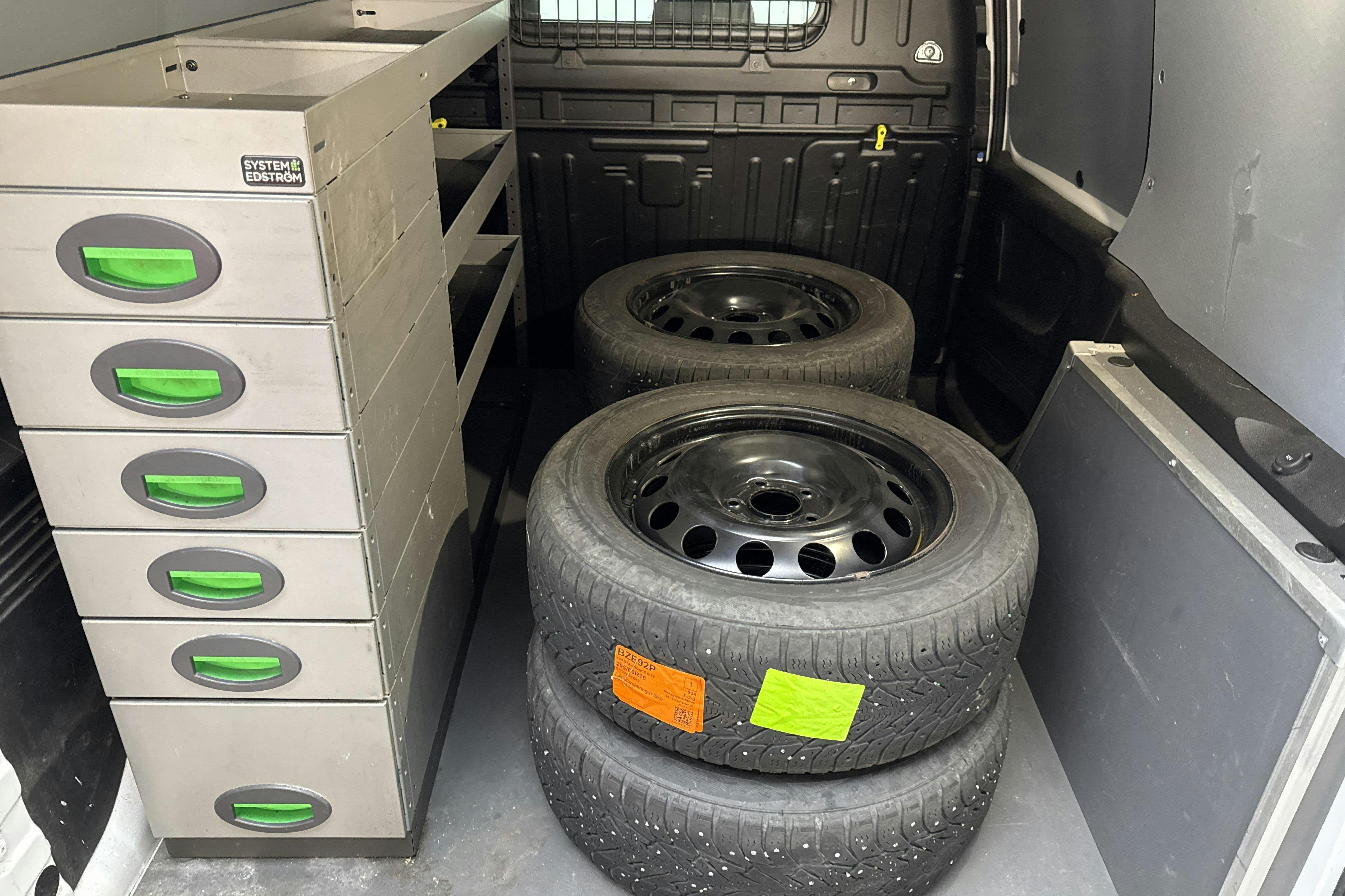 Vehicle Image 8