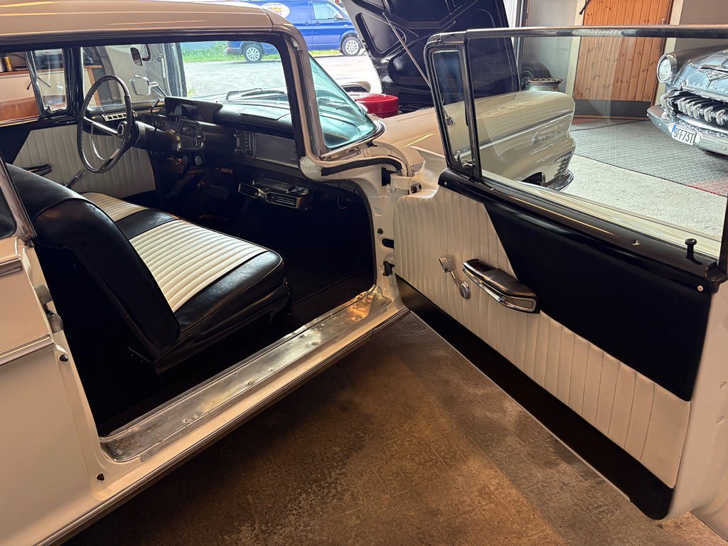 Vehicle Image 17