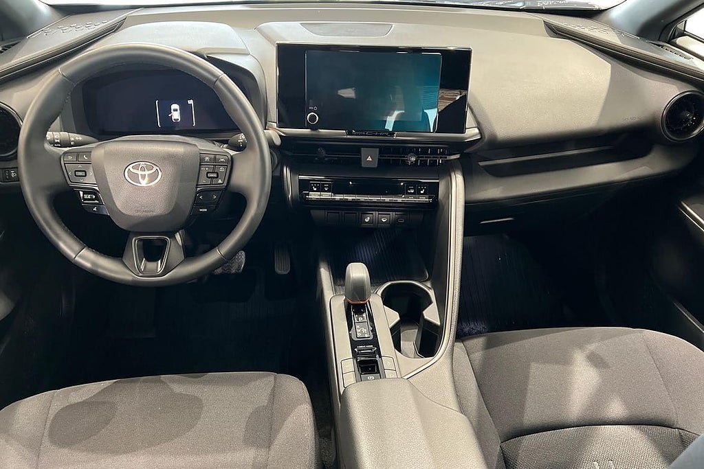 Vehicle Image 10
