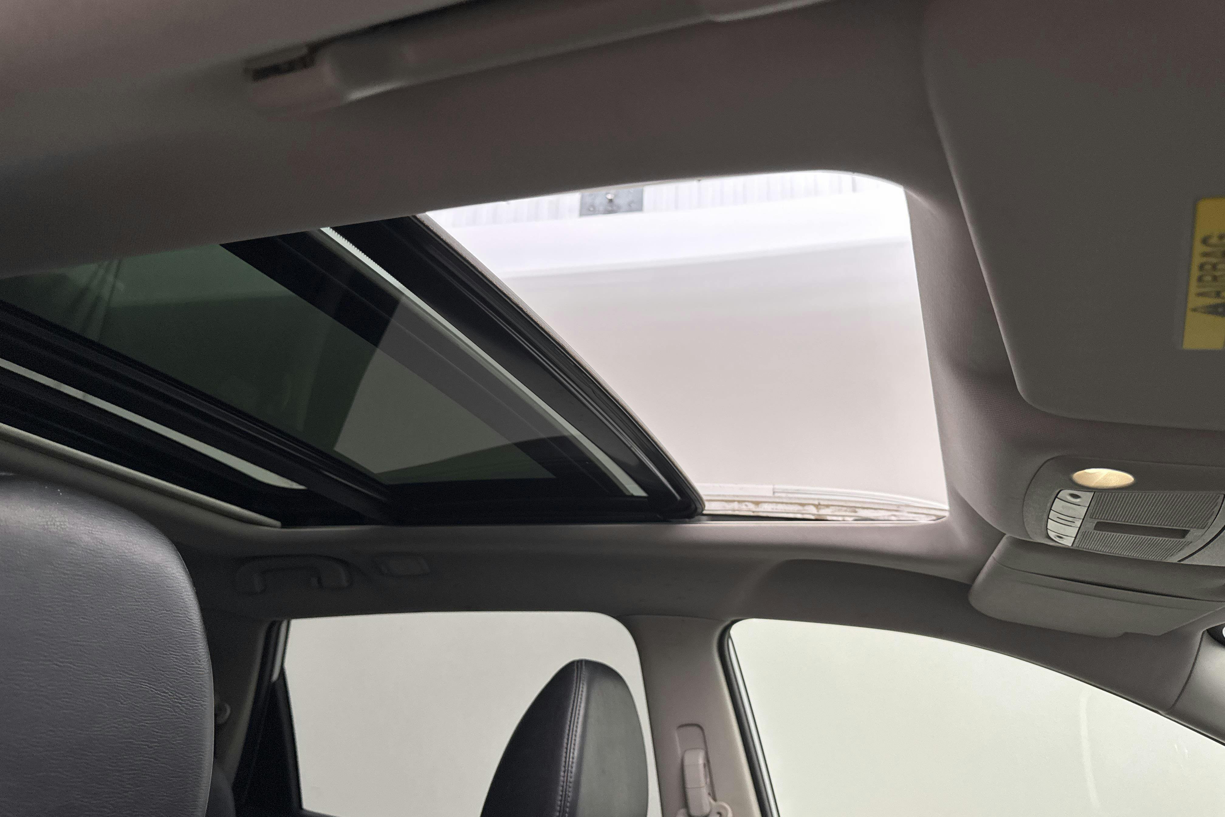 Vehicle Image 16