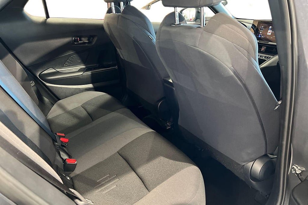 Vehicle Image 9