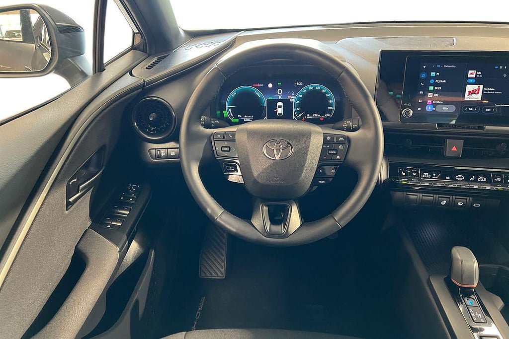 Vehicle Image 11