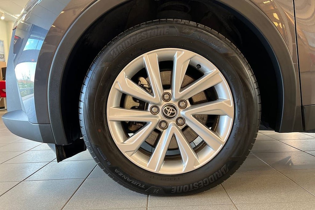 Vehicle Image 17