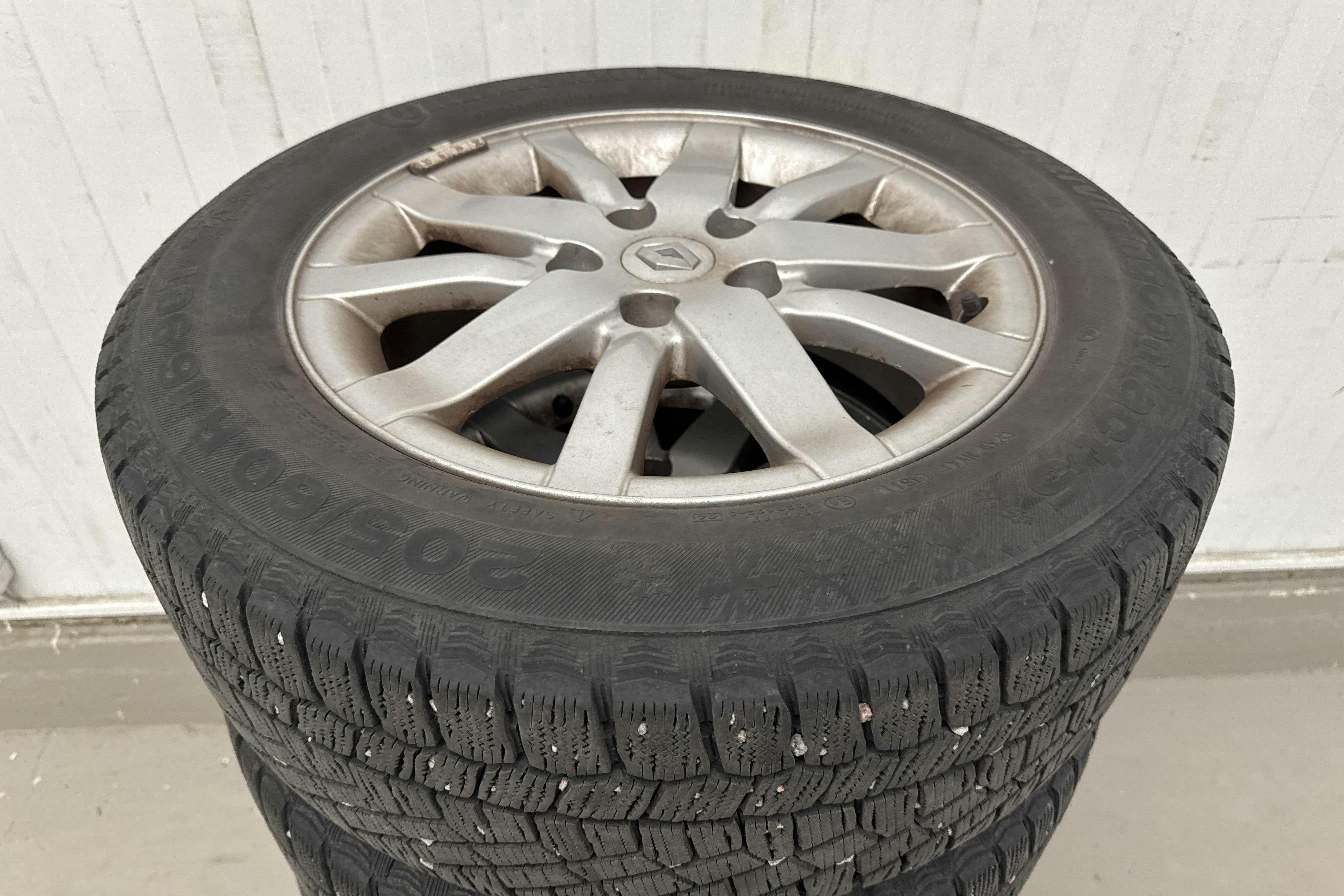 Vehicle Image 16