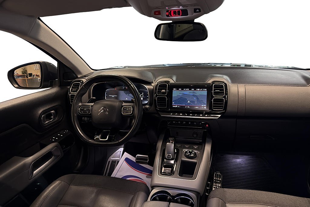 Vehicle Image 12