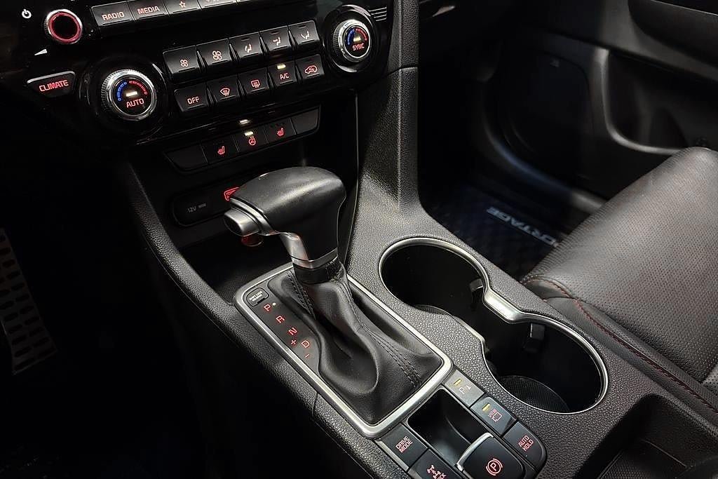 Vehicle Image 13