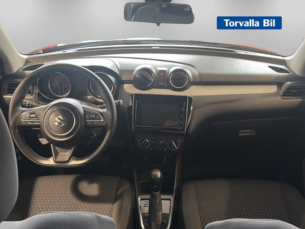 Vehicle Image 8