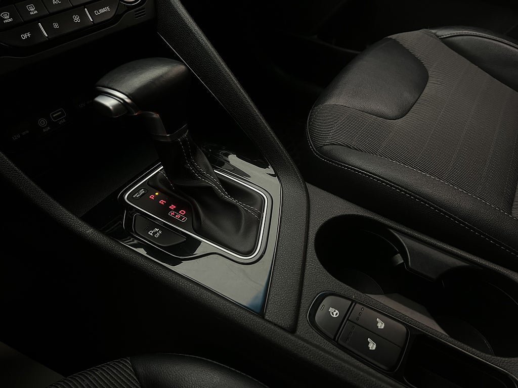 Vehicle Image 23
