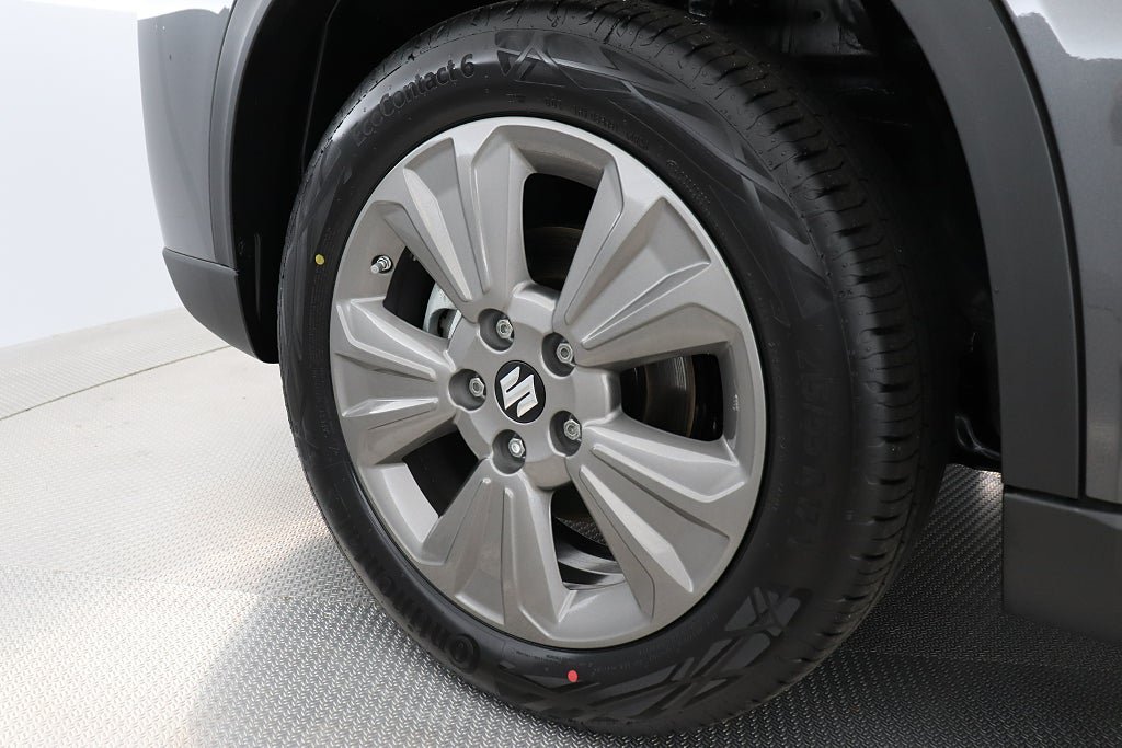 Vehicle Image 11