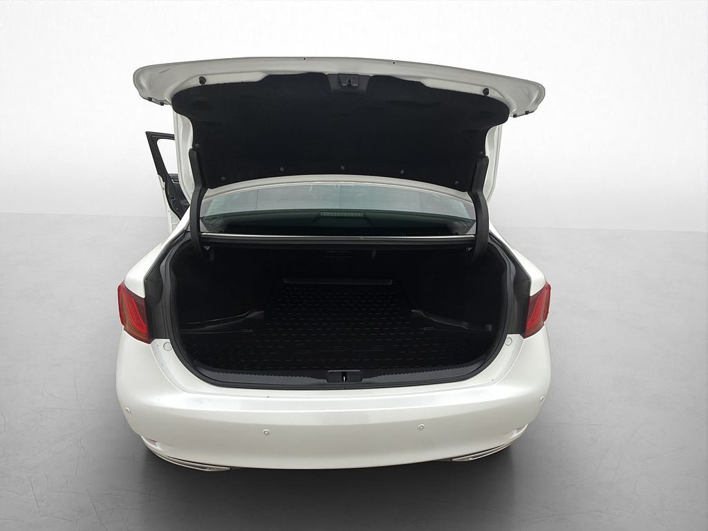Vehicle Image 30