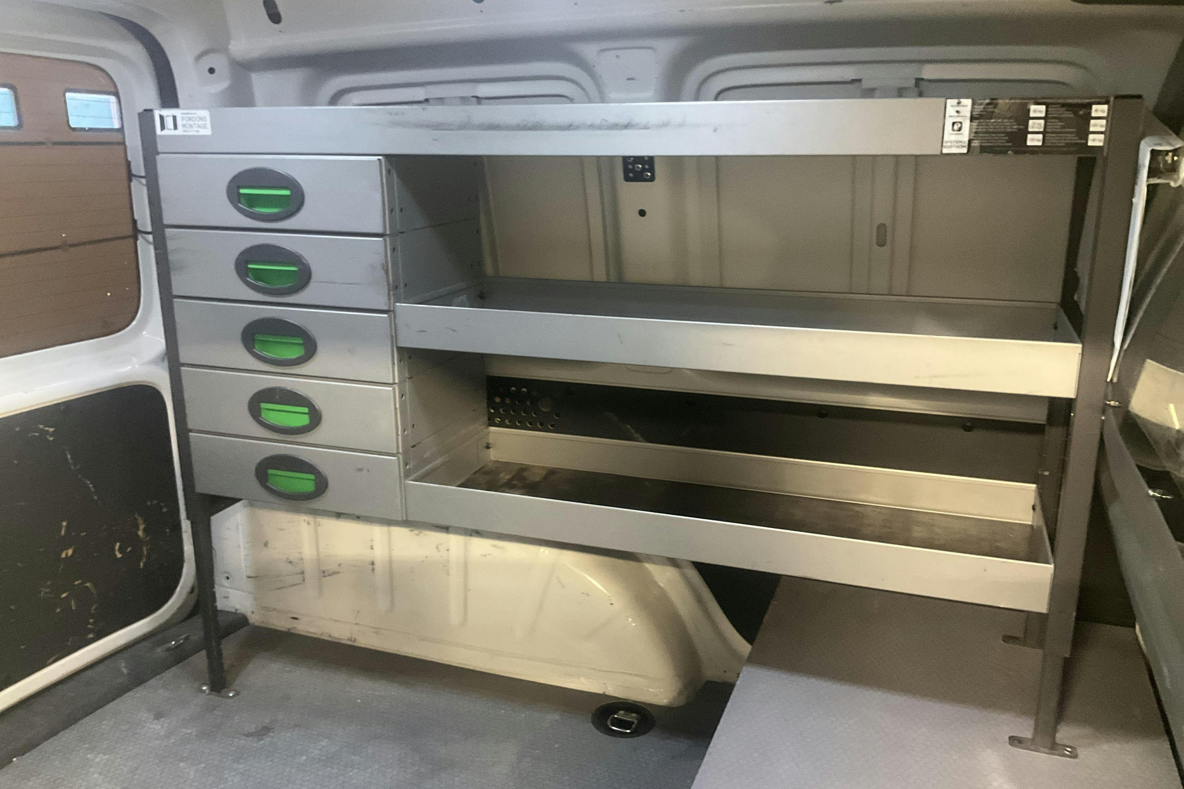 Vehicle Image 16