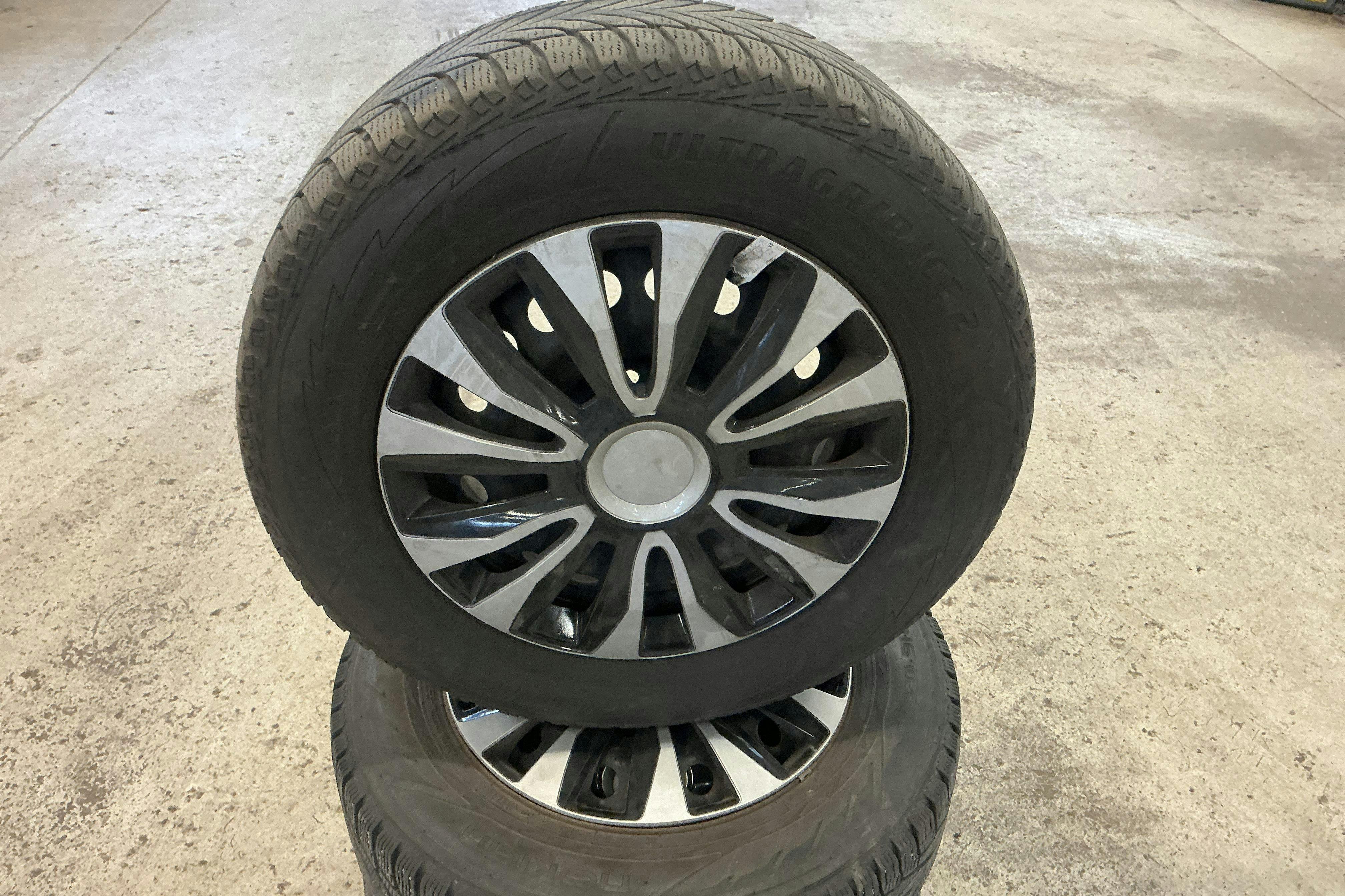 Vehicle Image 16