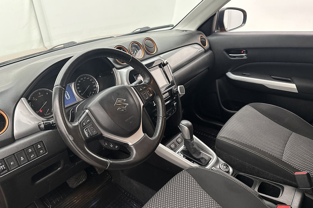 Vehicle Image 9