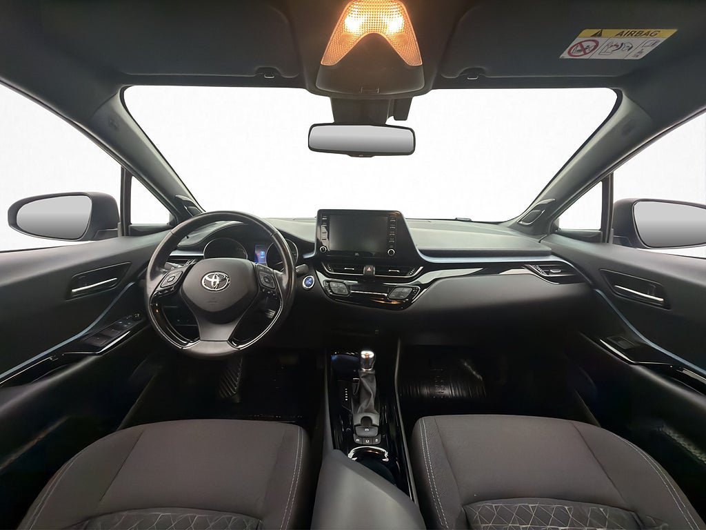 Vehicle Image 12