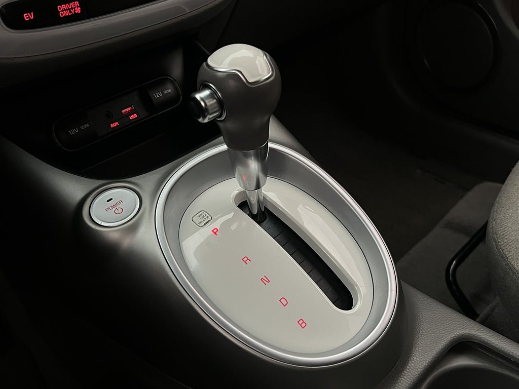 Vehicle Image 23