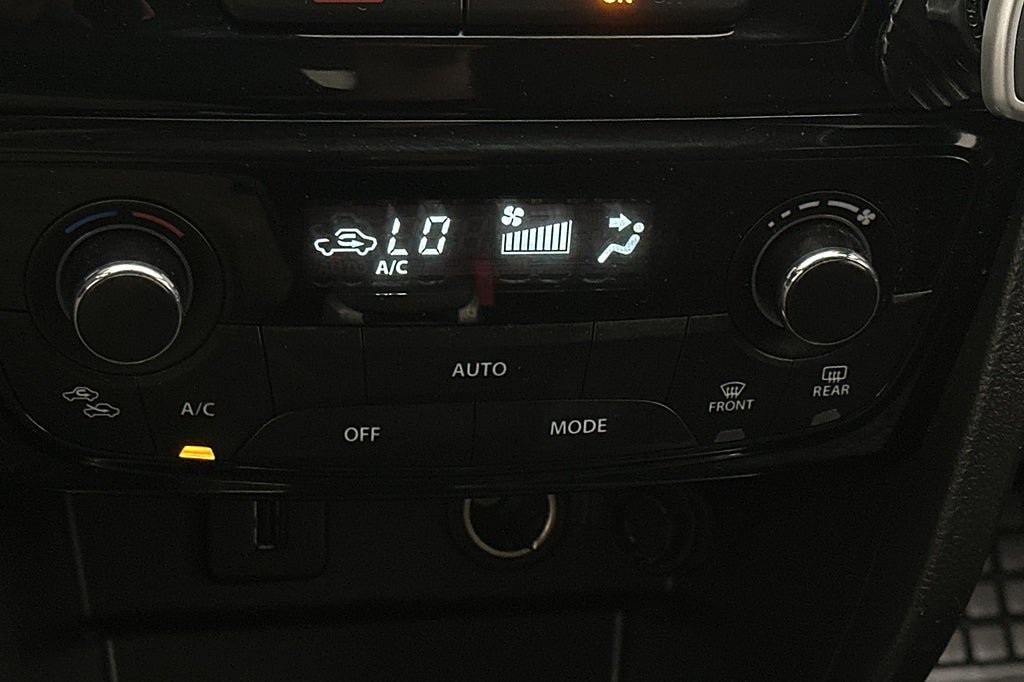 Vehicle Image 18