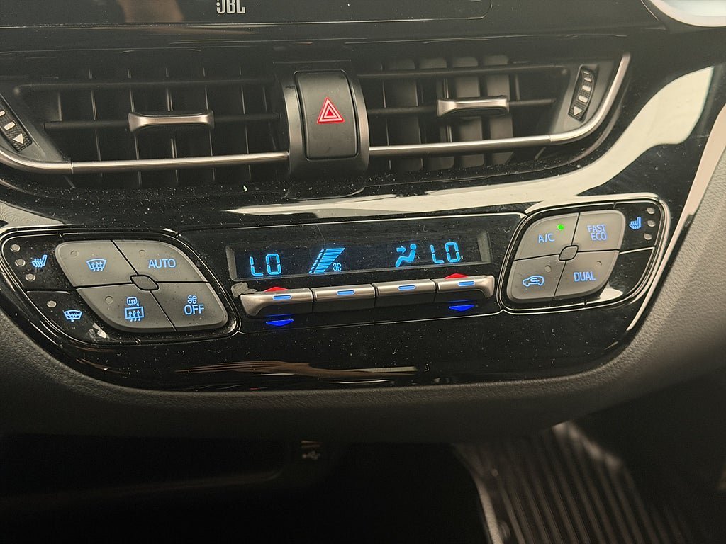 Vehicle Image 26