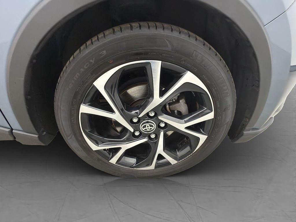 Vehicle Image 32