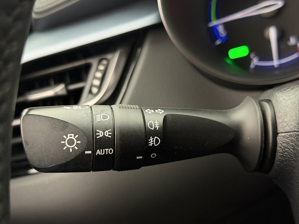Vehicle Image 32