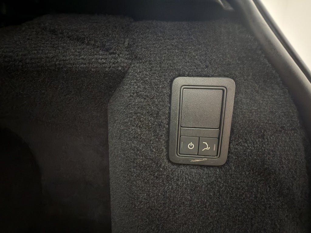 Vehicle Image 32