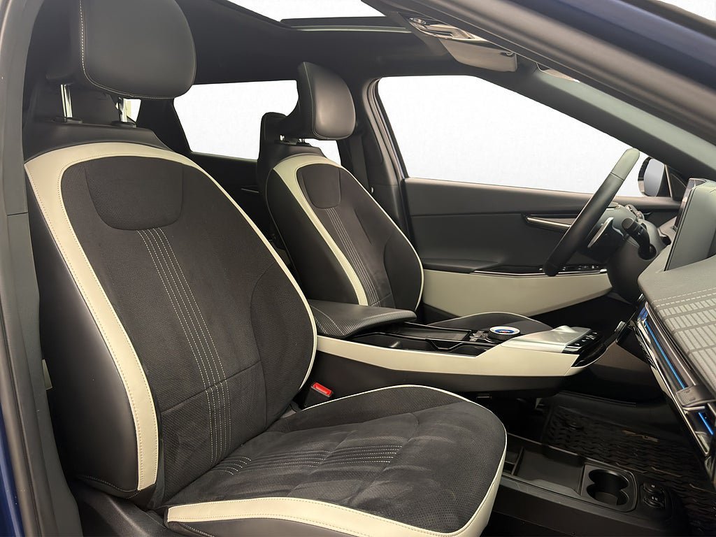 Vehicle Image 36