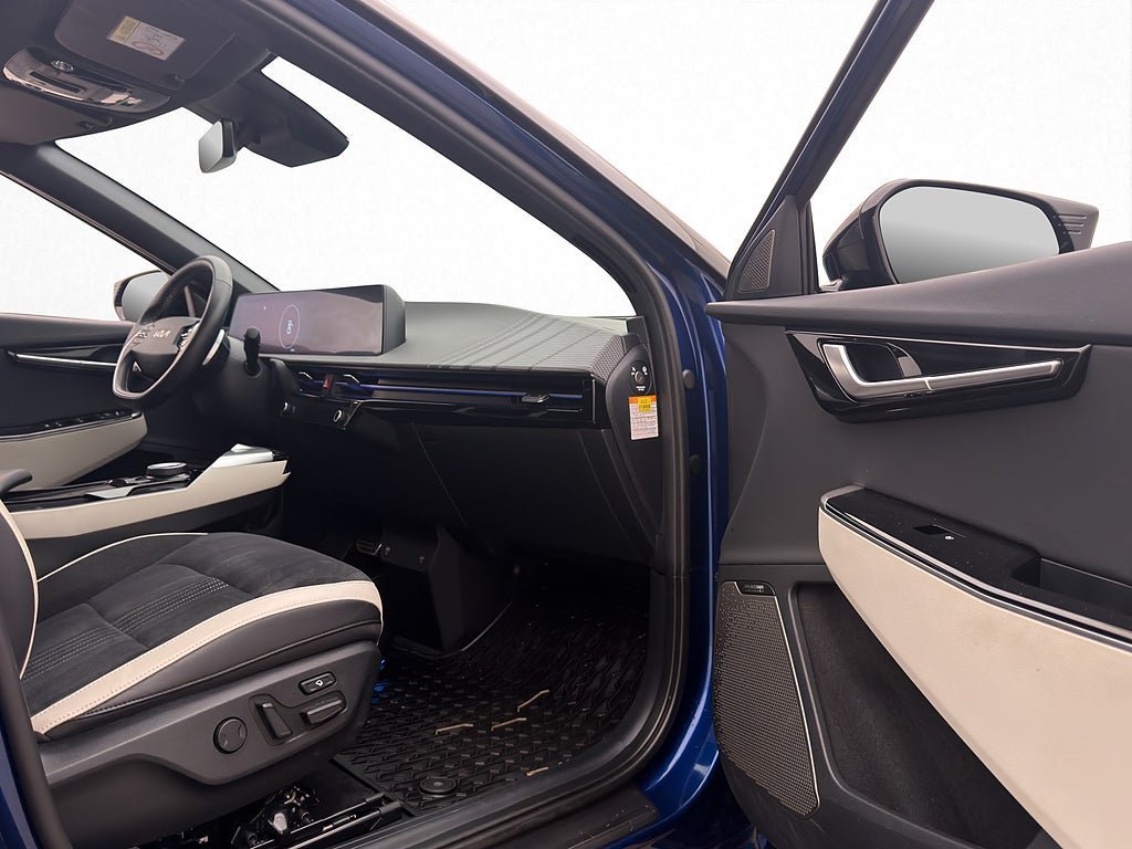 Vehicle Image 37