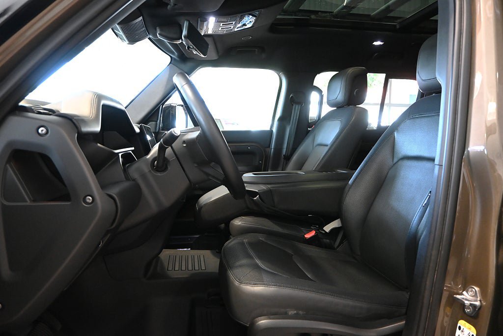 Vehicle Image 8