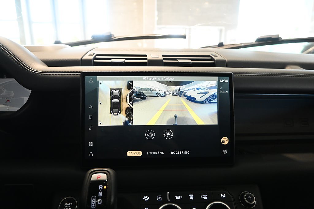 Vehicle Image 25