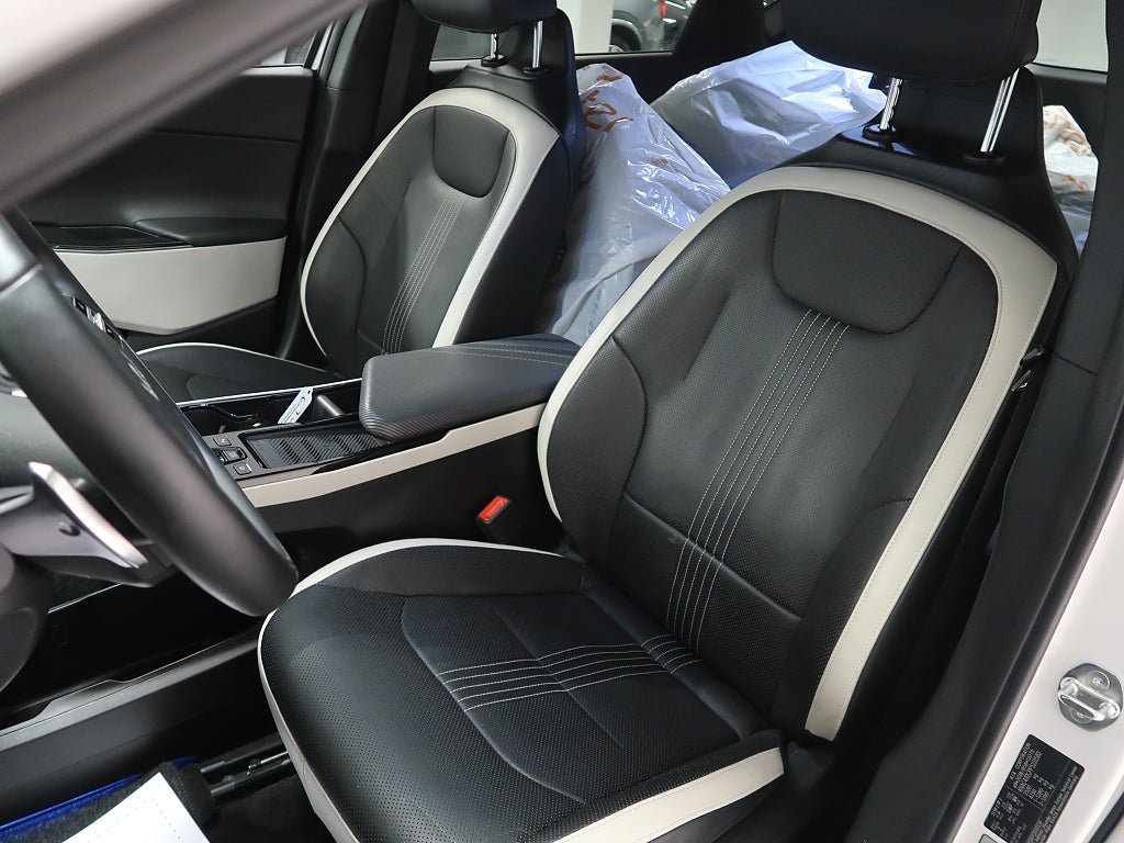 Vehicle Image 19