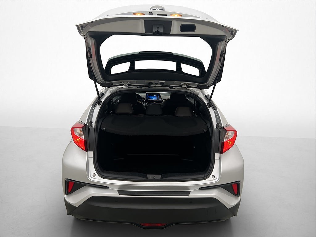 Vehicle Image 8