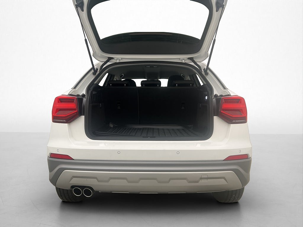 Vehicle Image 21