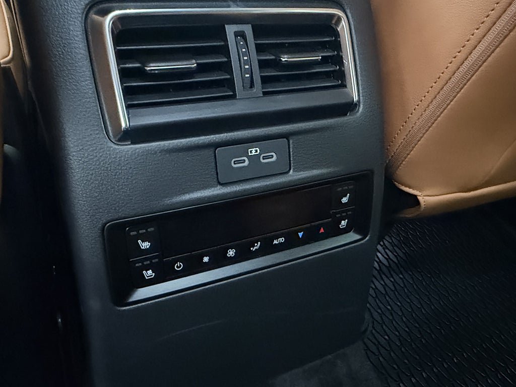 Vehicle Image 34