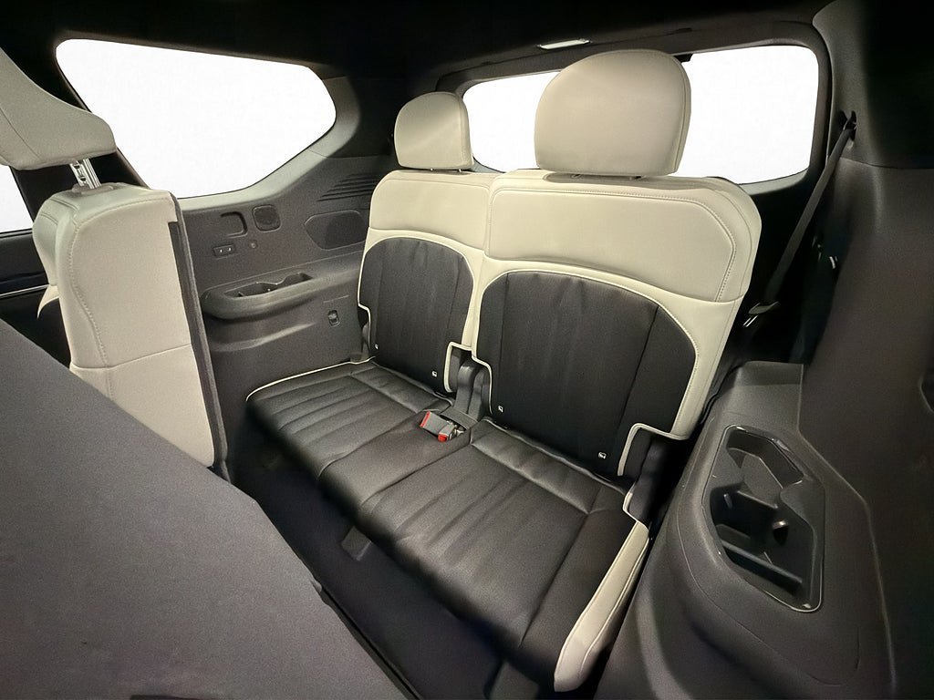 Vehicle Image 36