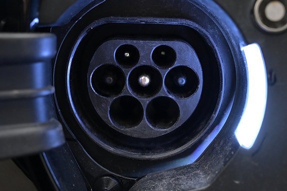 Vehicle Image 25