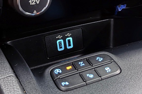 Vehicle Image 28