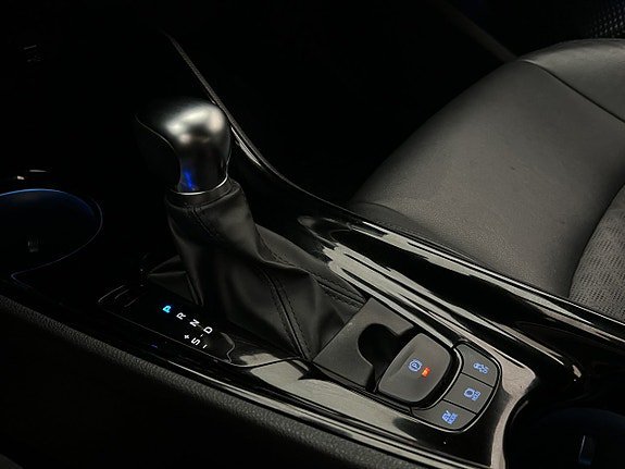 Vehicle Image 24