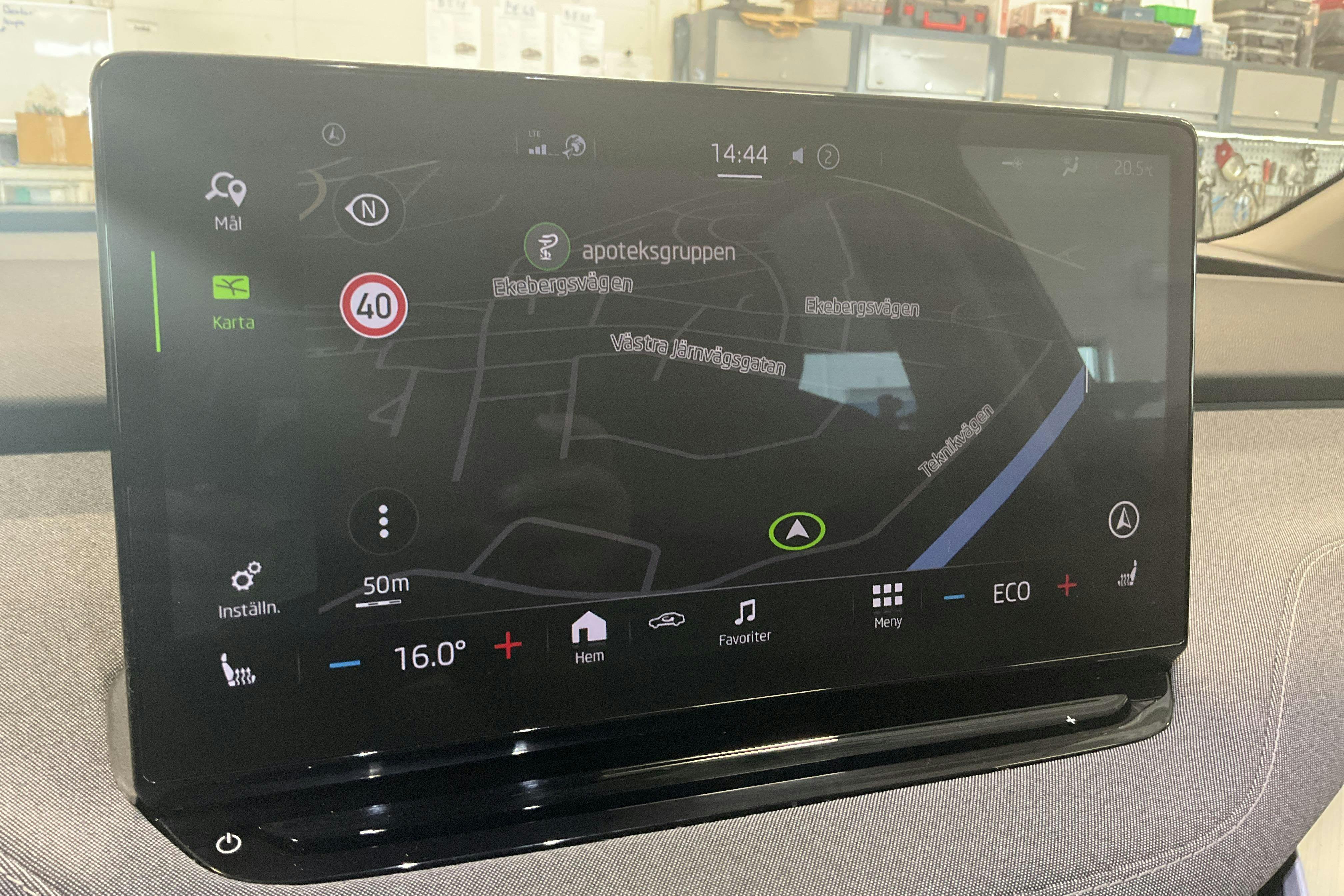 Vehicle Image 12