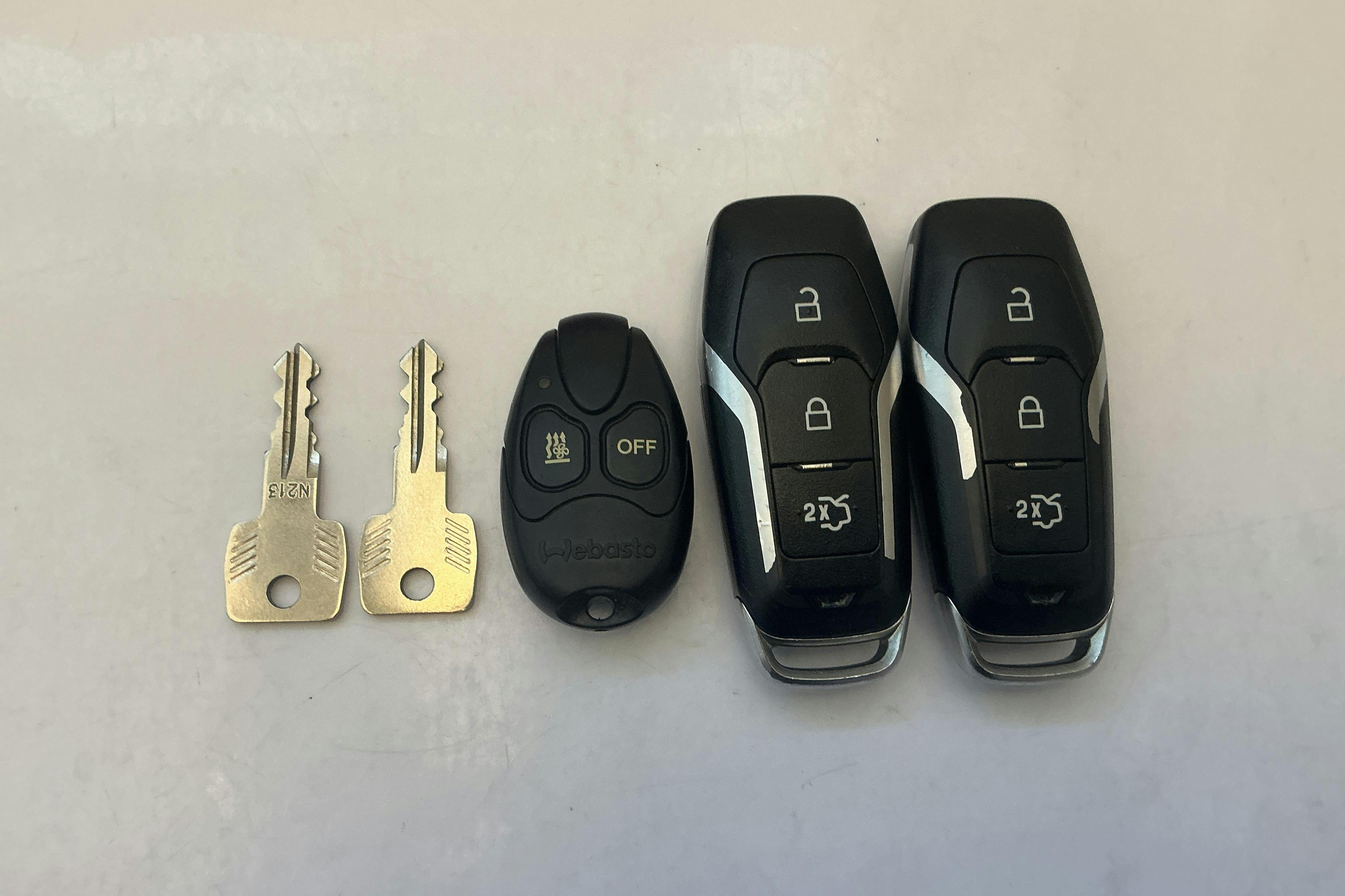Vehicle Image 16